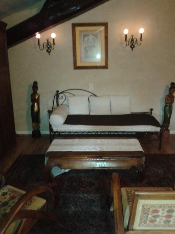 Le Chateau Des Estubiers Sérignan-du-Comtat Room photo