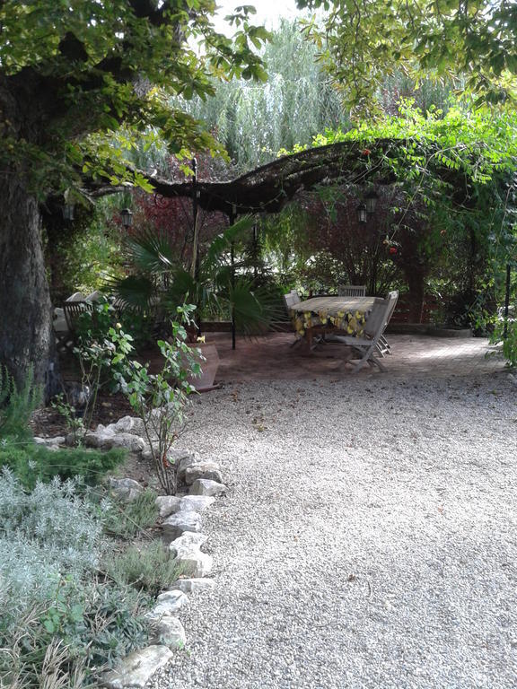 Le Chateau Des Estubiers Sérignan-du-Comtat Room photo
